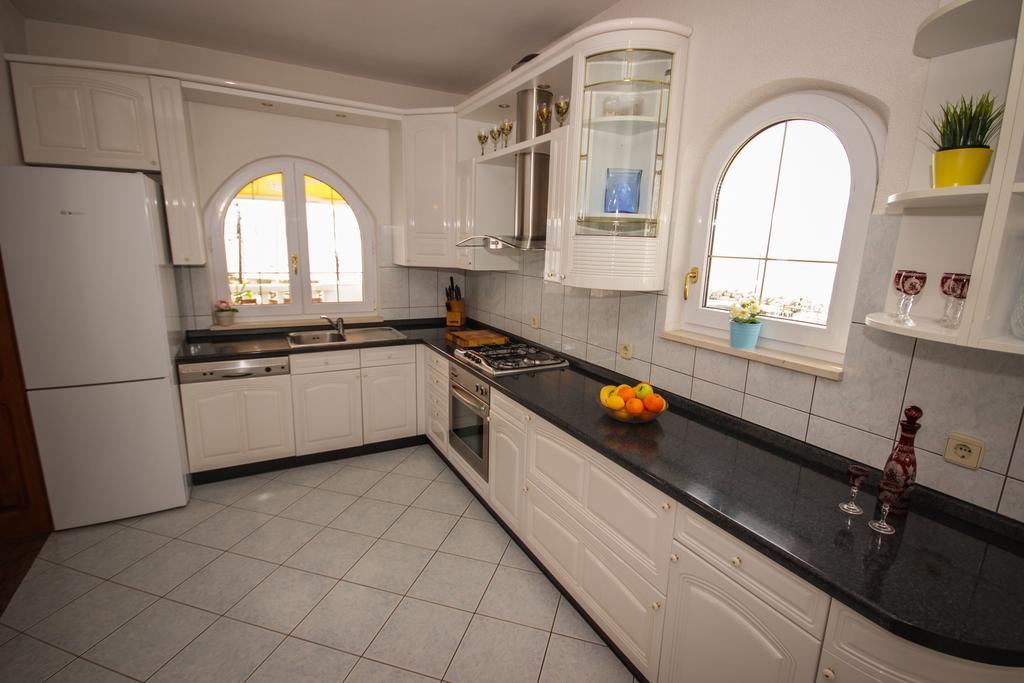 Apartmani Kristijan Jesenice  Exterior foto