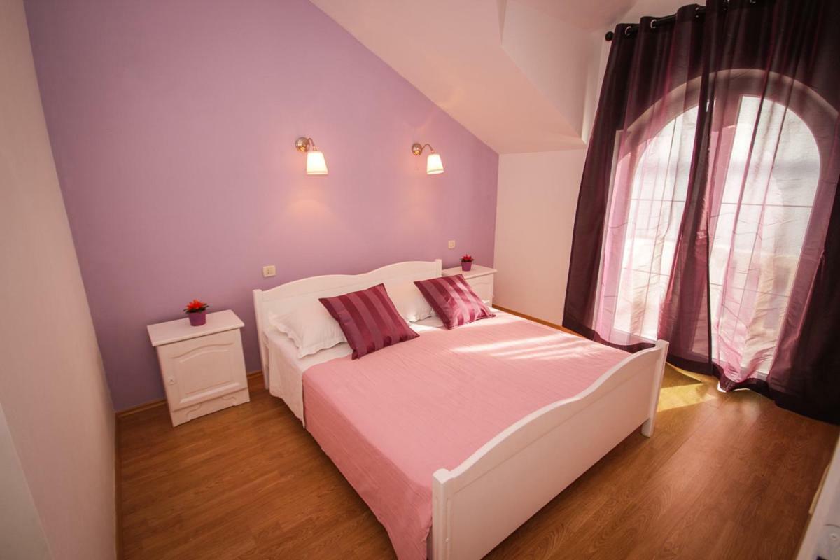 Apartmani Kristijan Jesenice  Exterior foto